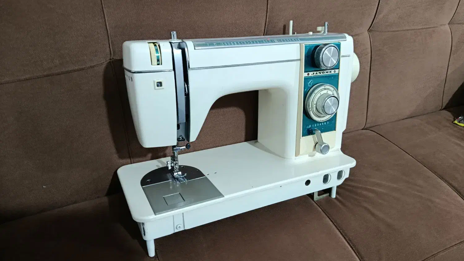 فروش چرخ ژانومەمدل 811|چرخ خیاطی و ریسندگی|مهاباد (آذربایجان غربی), |دیوار