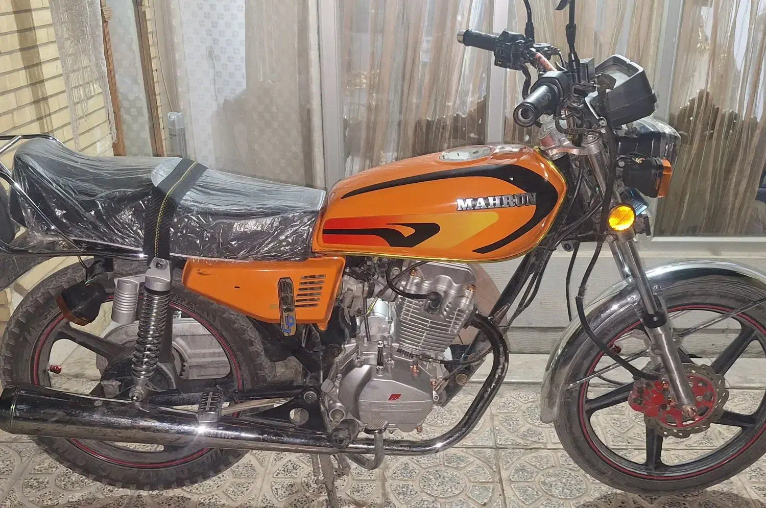 هندا۱۲۵ ۴۰۳مدل|موتورسیکلت|اصفهان, باغ فردوس|دیوار