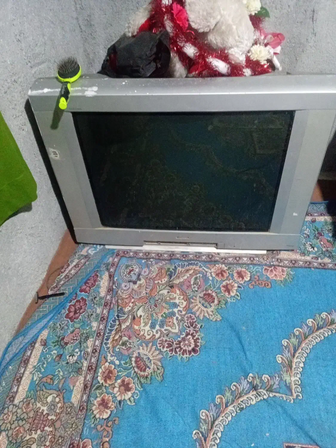 سلام دوستان تلویزیون برای فروش|تلویزیون و پروژکتور|بیکاه, |دیوار