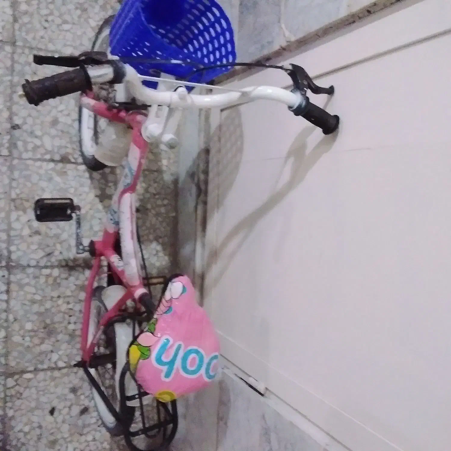 دوچرخه|دوچرخه، اسکیت، اسکوتر|قدس, شهر‌قدس|دیوار