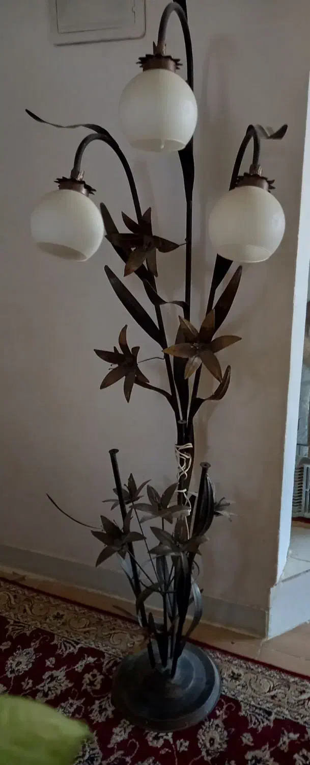 آباژور با سیم بلند برق|چراغ خواب و آباژور|نهاوند, |دیوار