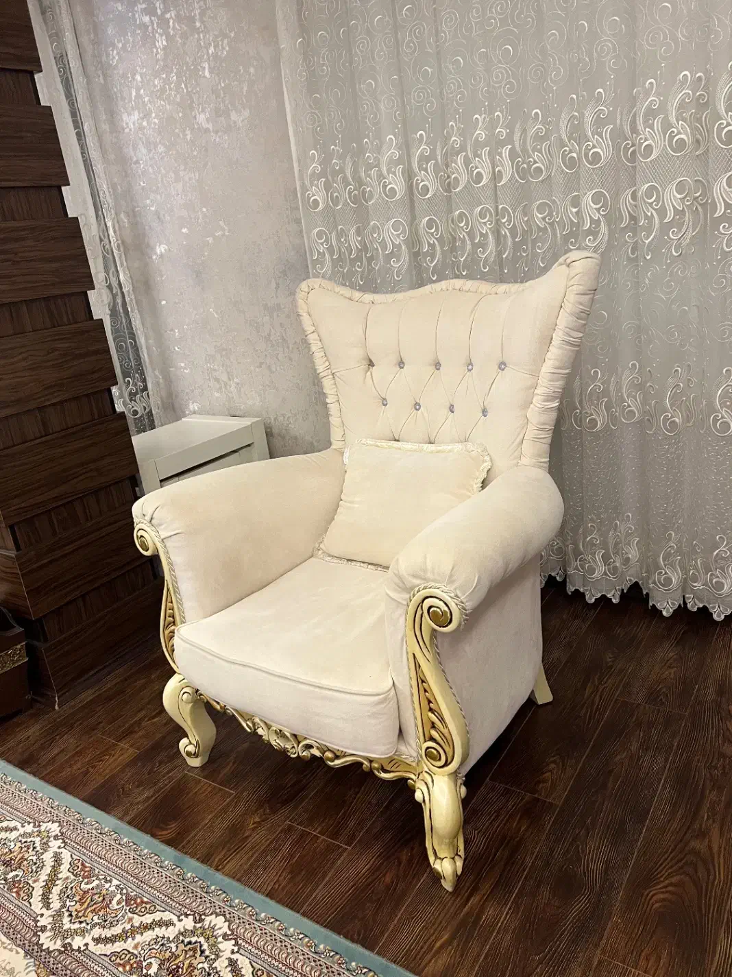 مبلمان کلاسیک|مبلمان خانگی و میز عسلی|فریدون‌کنار, |دیوار