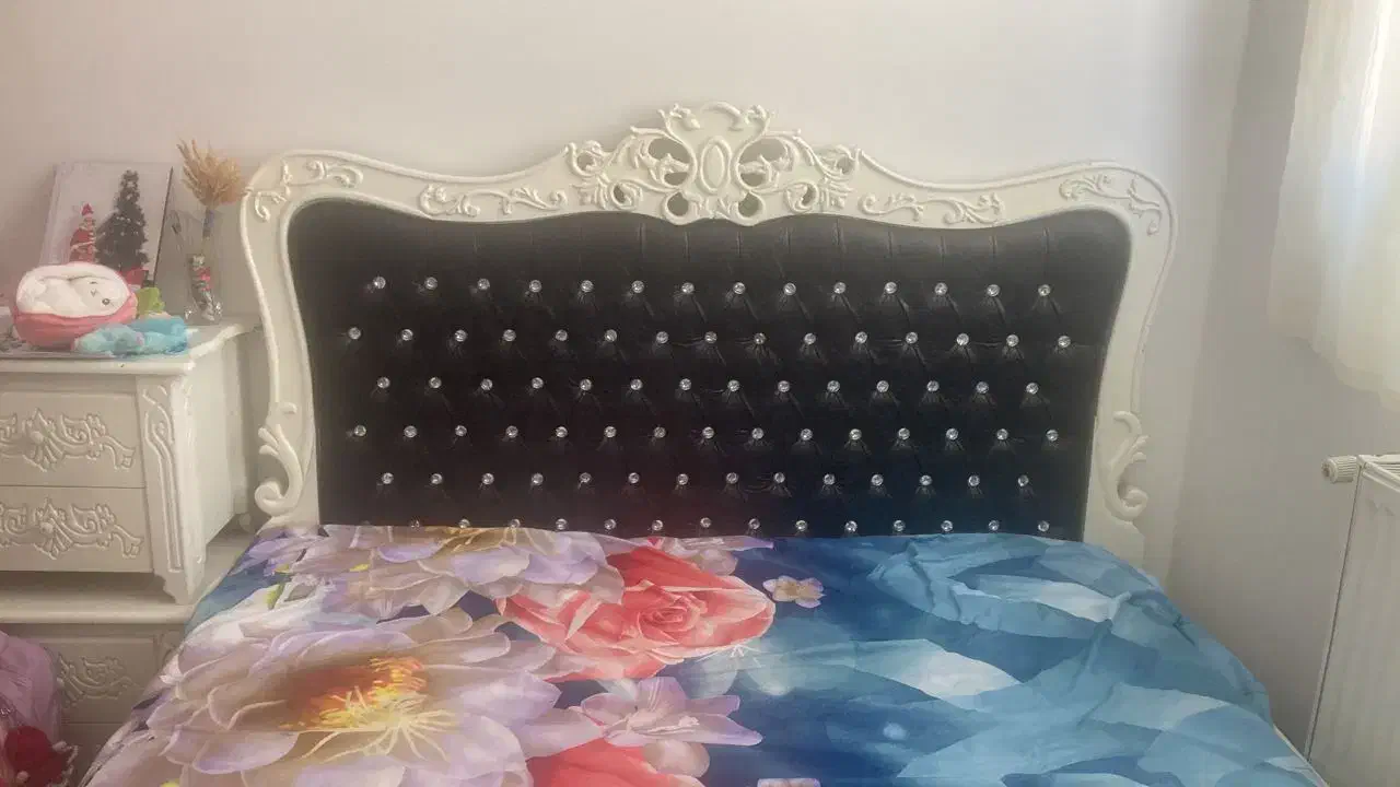 تخت دو نفره و کفی و تشک فنری سالم|تخت و سرویس خواب|الیگودرز, |دیوار