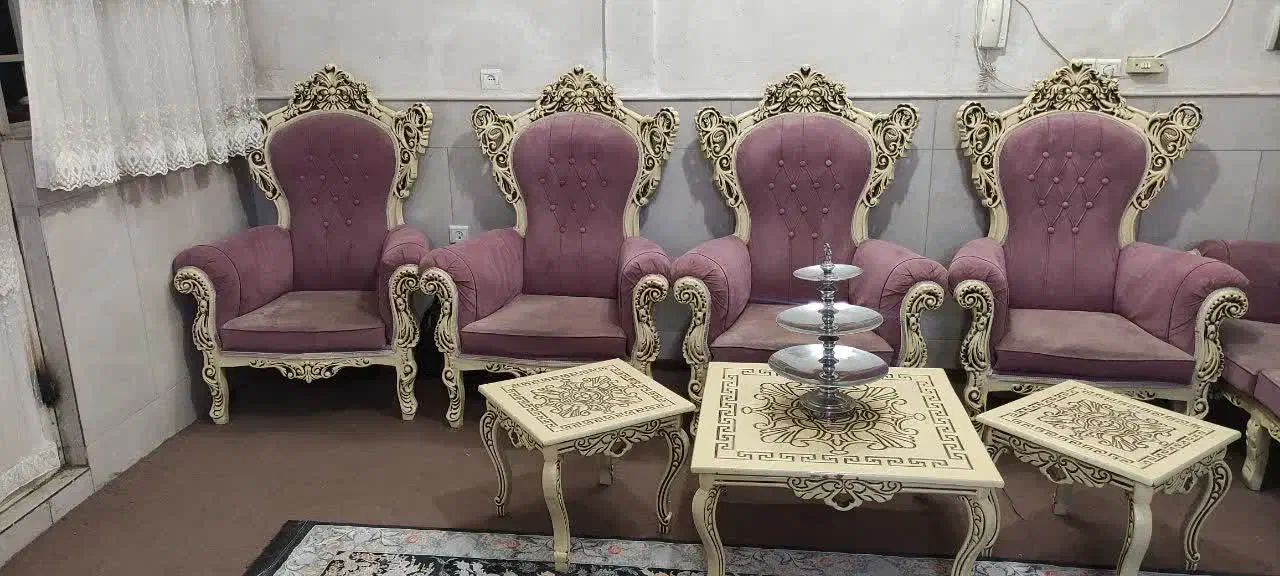 مبل سلطنتی ۷ نفری با ویترین ست|مبلمان خانگی و میز عسلی|قم, قلعه کامکار|دیوار