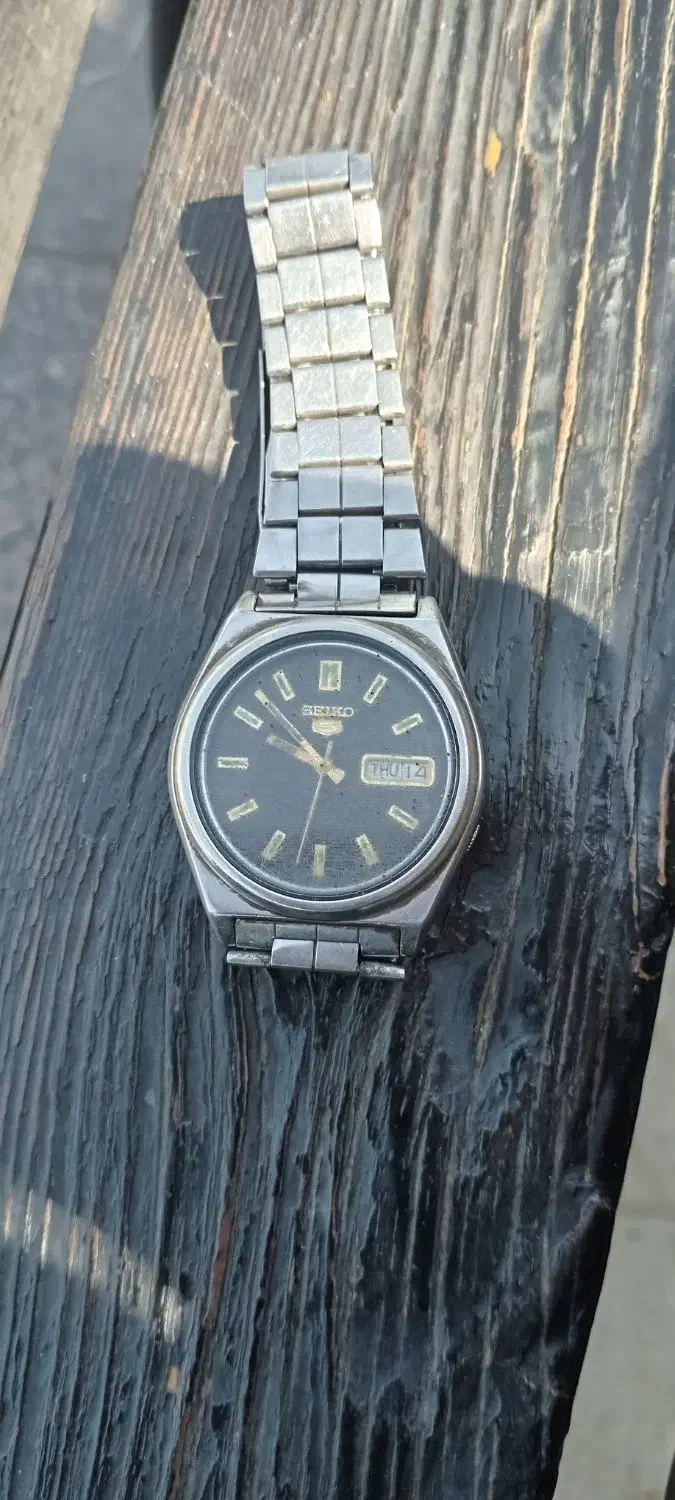 ساعت|ساعت|کرج, پیشاهنگی|دیوار