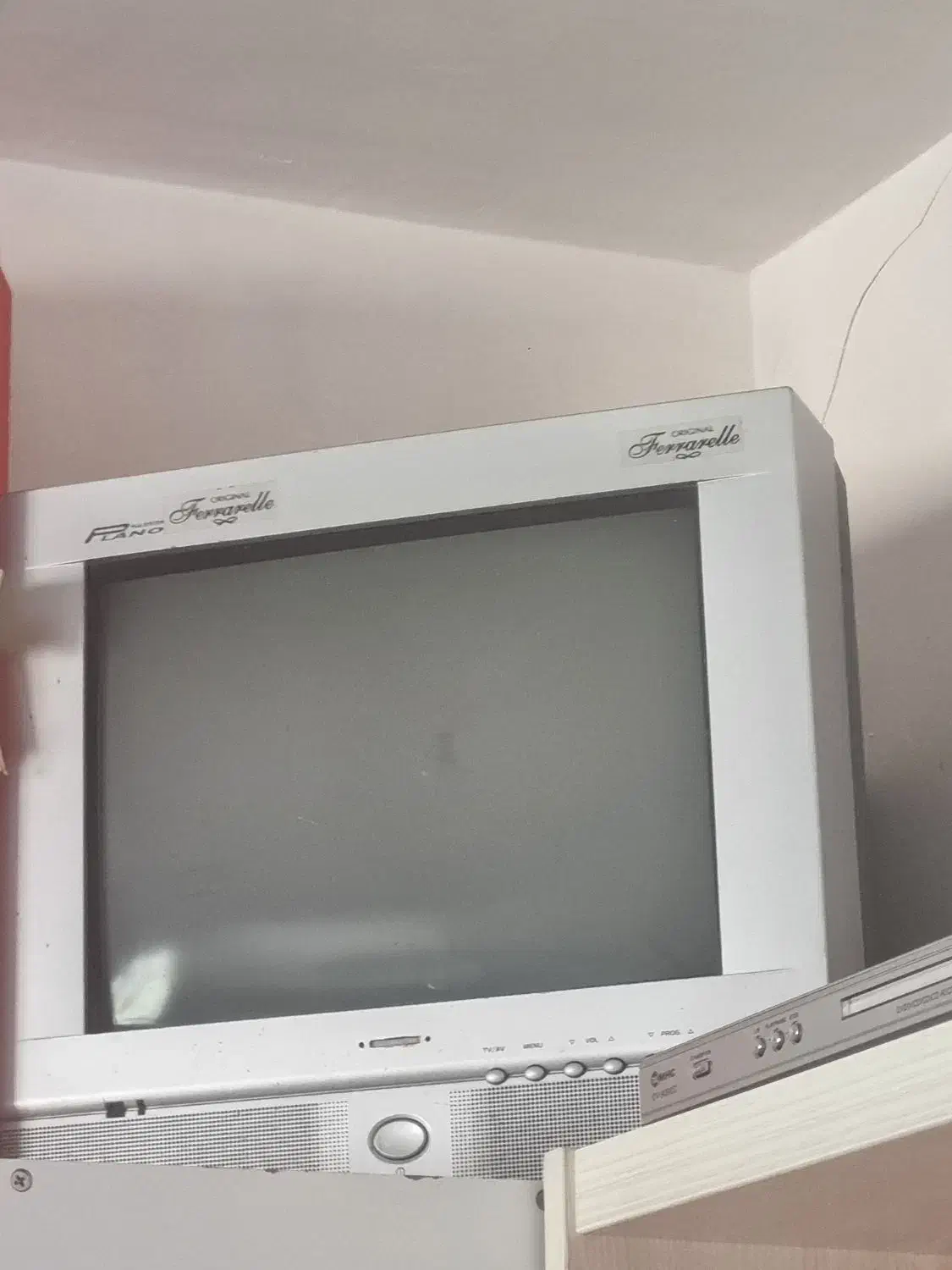 تلویزیون ۱۴ اینچ|تلویزیون و پروژکتور|تبریز, |دیوار