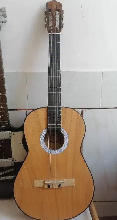 گیتار برای مبتدی|گیتار، بیس، امپلیفایر|نجف‌آباد, صالح آباد|دیوار