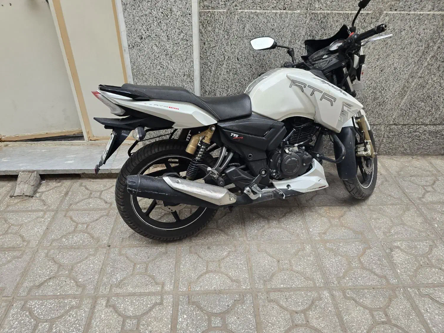 آپاچی 180|موتورسیکلت|قم, پردیسان|دیوار