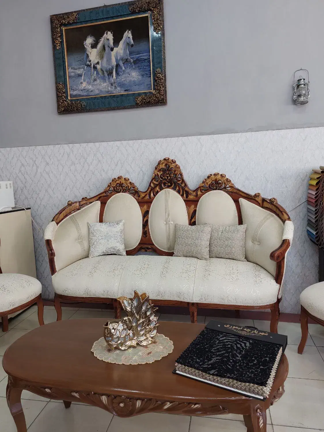 *مبل ۹نفره تمام کاردست زیبا*|مبلمان خانگی و میز عسلی|بروجرد, |دیوار