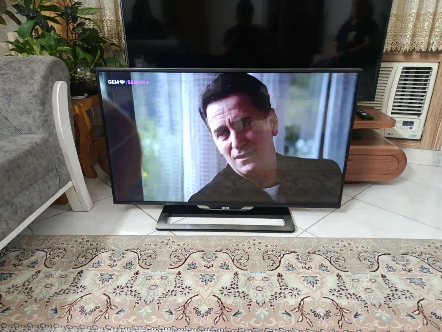 تلوزیون ۴۲ اینچ اسمارت هوشمند|تلویزیون و پروژکتور|تنکابن, |دیوار