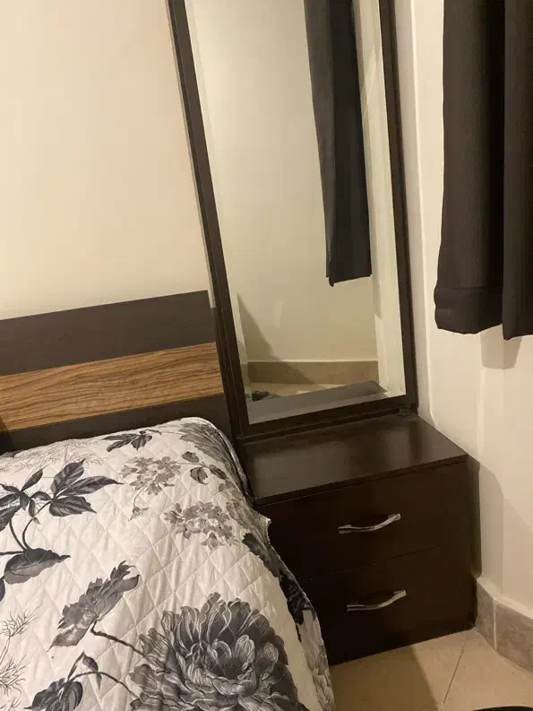 دراور ایستاده|جاکفشی، کمد، دراور|تهران, دریاچه شهدای خلیج فارس|دیوار