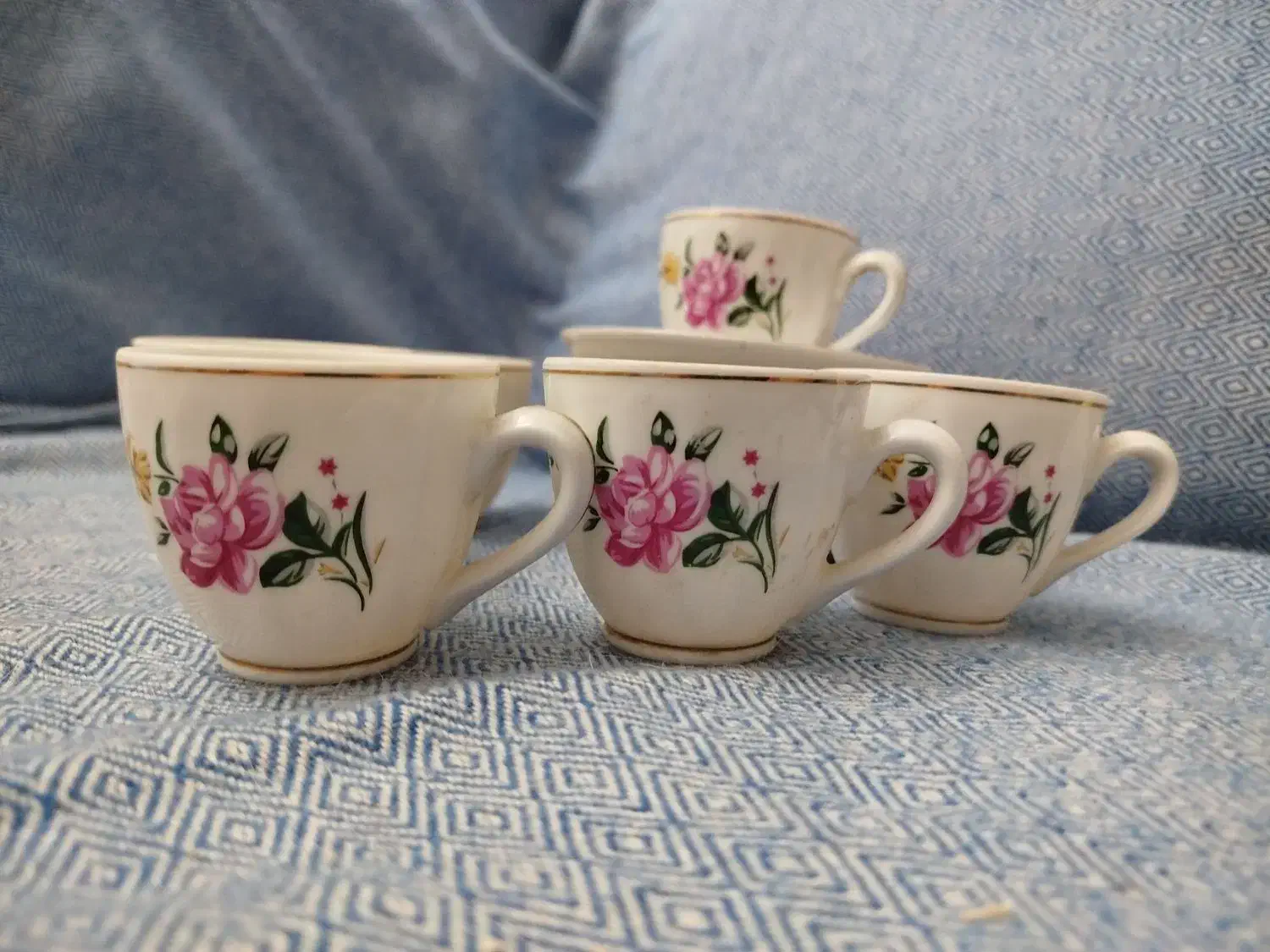 فنجتن و نعلبکی نازک بسیار قدیمی|ظروف سرو و پذیرایی|تهران, زنجان جنوبی|دیوار