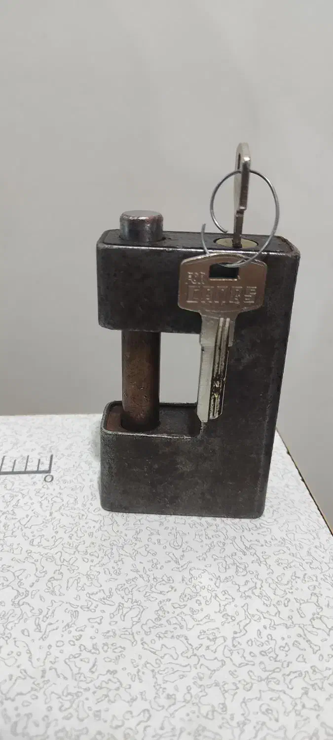 قفل کتابی سالم|ابزارآلات|بروجرد, |دیوار