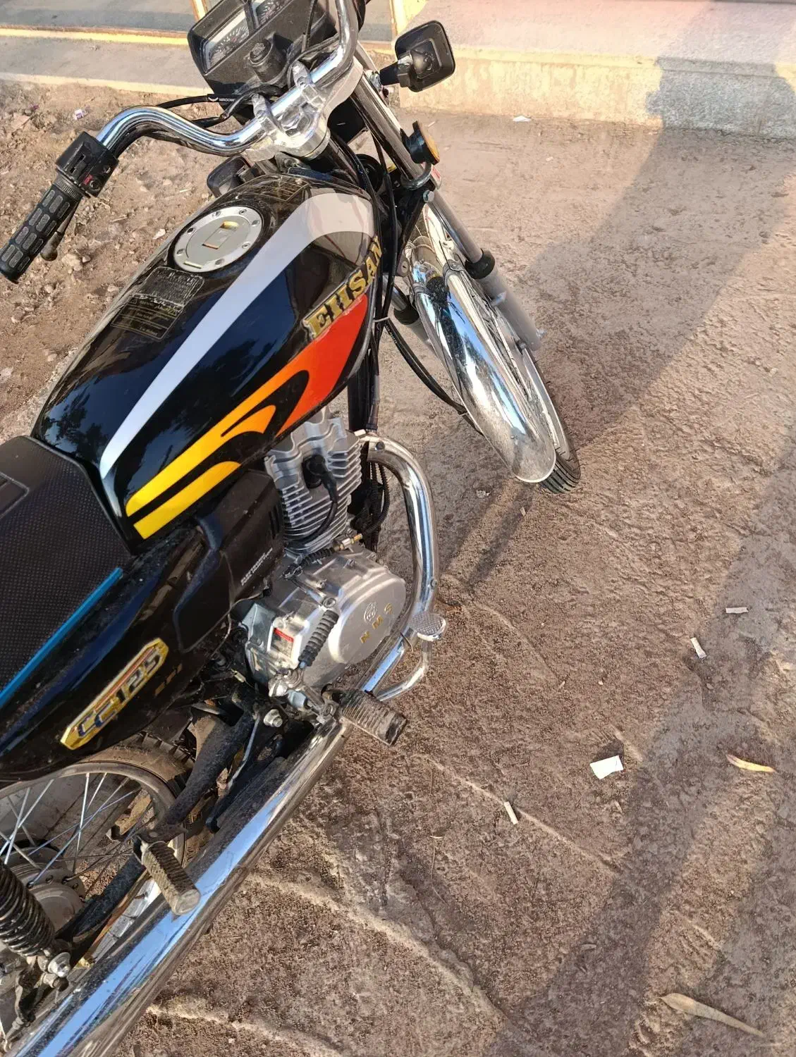 موتور|موتورسیکلت|قنوات, |دیوار