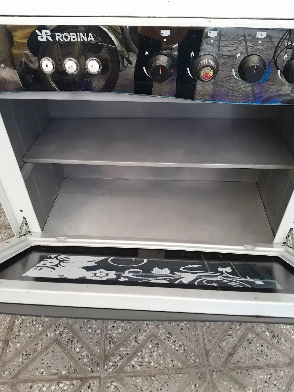 با سلام یک عدد اجاق گاز|اجاق گاز و لوازم برقی پخت‌وپز|بروجرد, |دیوار