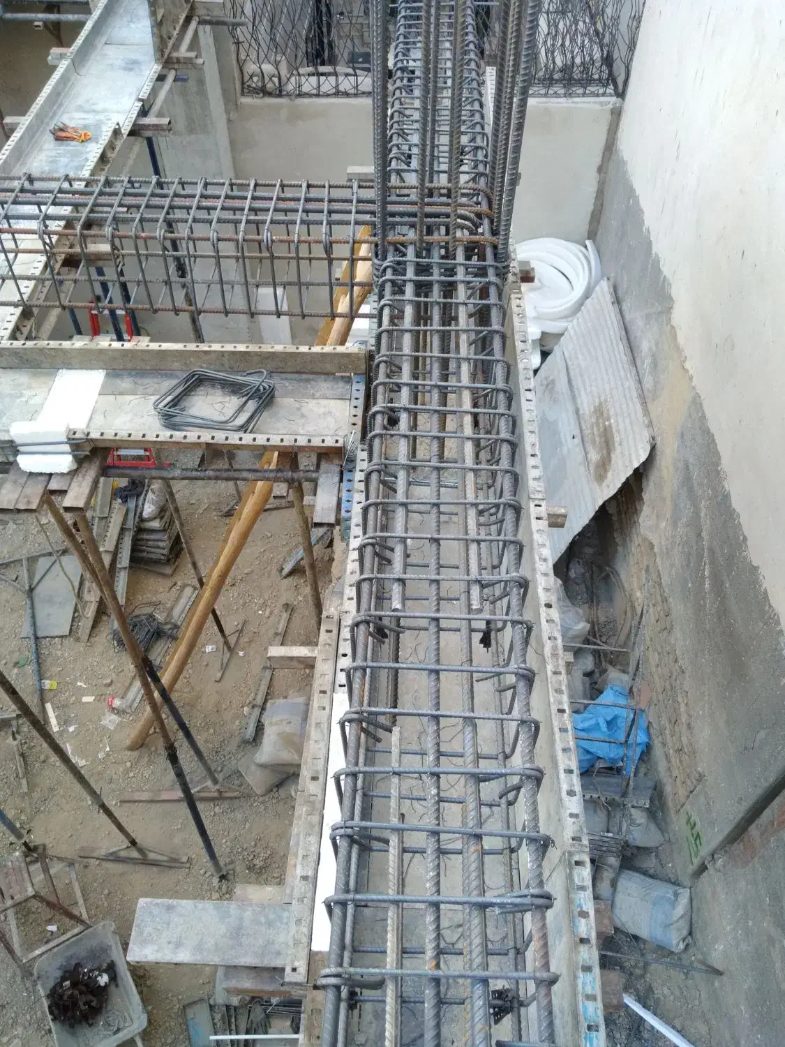 نیروی اوستا کار ارماتور بندی|استخدام معماری، عمران و ساختمانی|قم, شهرک قدس|دیوار