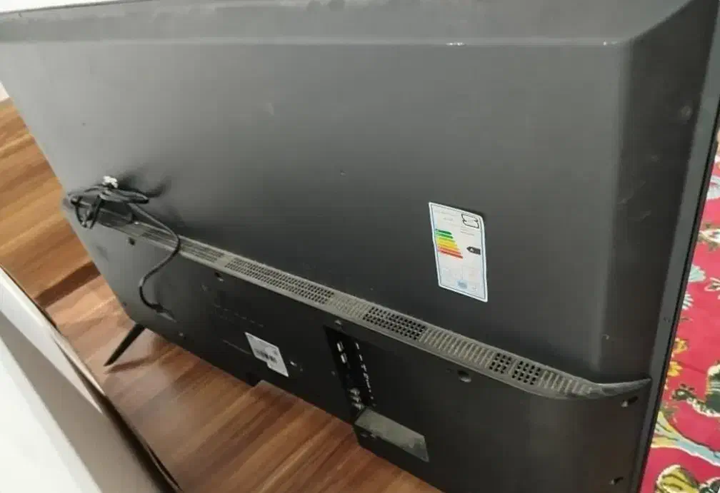 تلویزیون 43 هوشمند|تلویزیون و پروژکتور|ساری, |دیوار