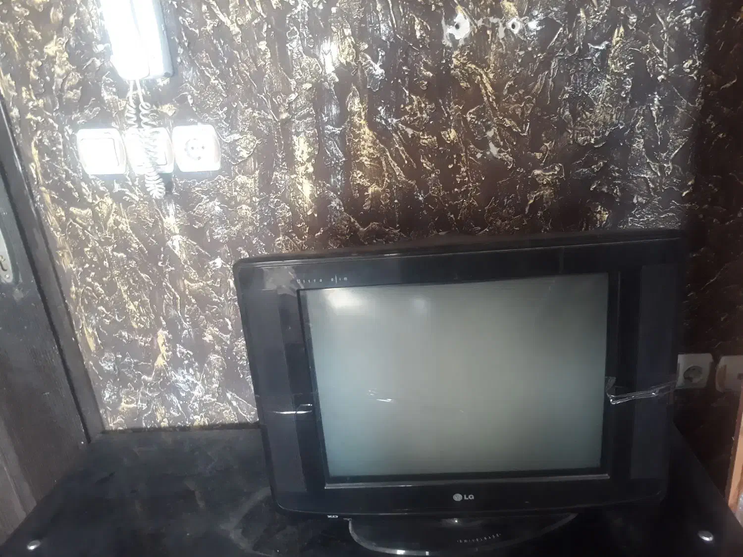 تلویزیون قدیمی ال جی سالم|تلویزیون و پروژکتور|قزوین, |دیوار