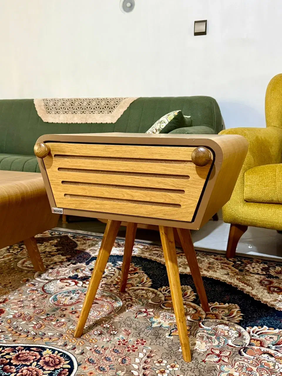 میز جلو مبلی چوبی شرکتی، تمیز و کم‌کارکرد|مبلمان خانگی و میز عسلی|شاهرود, |دیوار