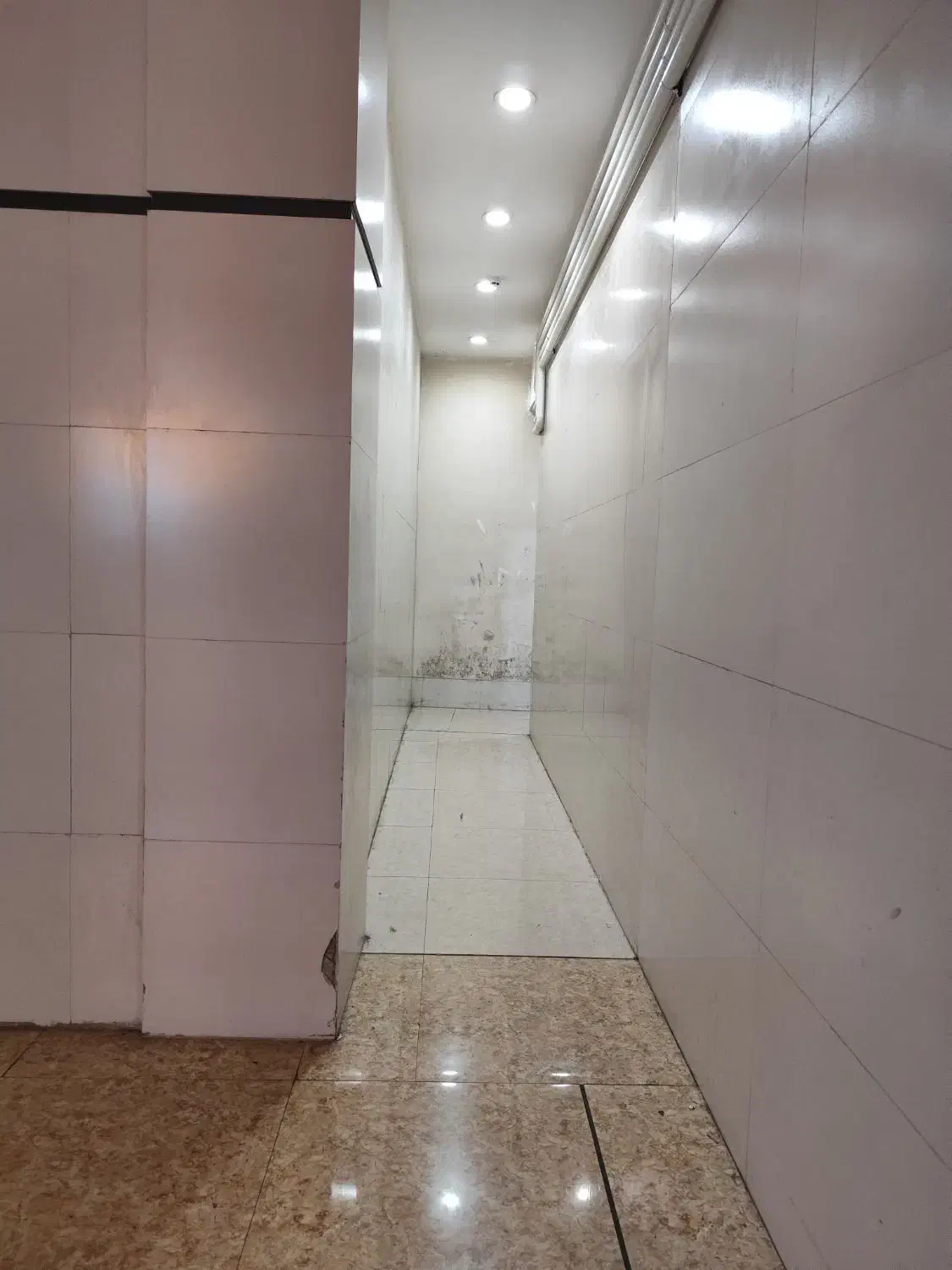 مغازه اطلس سنتر|فروش مغازه و غرفه|بم, |دیوار