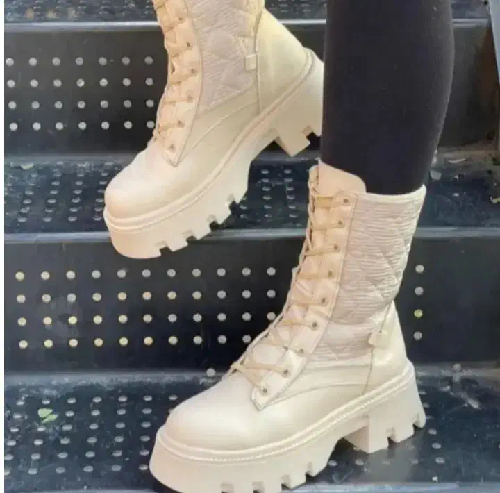 پوتین درحدنو|کیف، کفش، کمربند|اردبیل, |دیوار