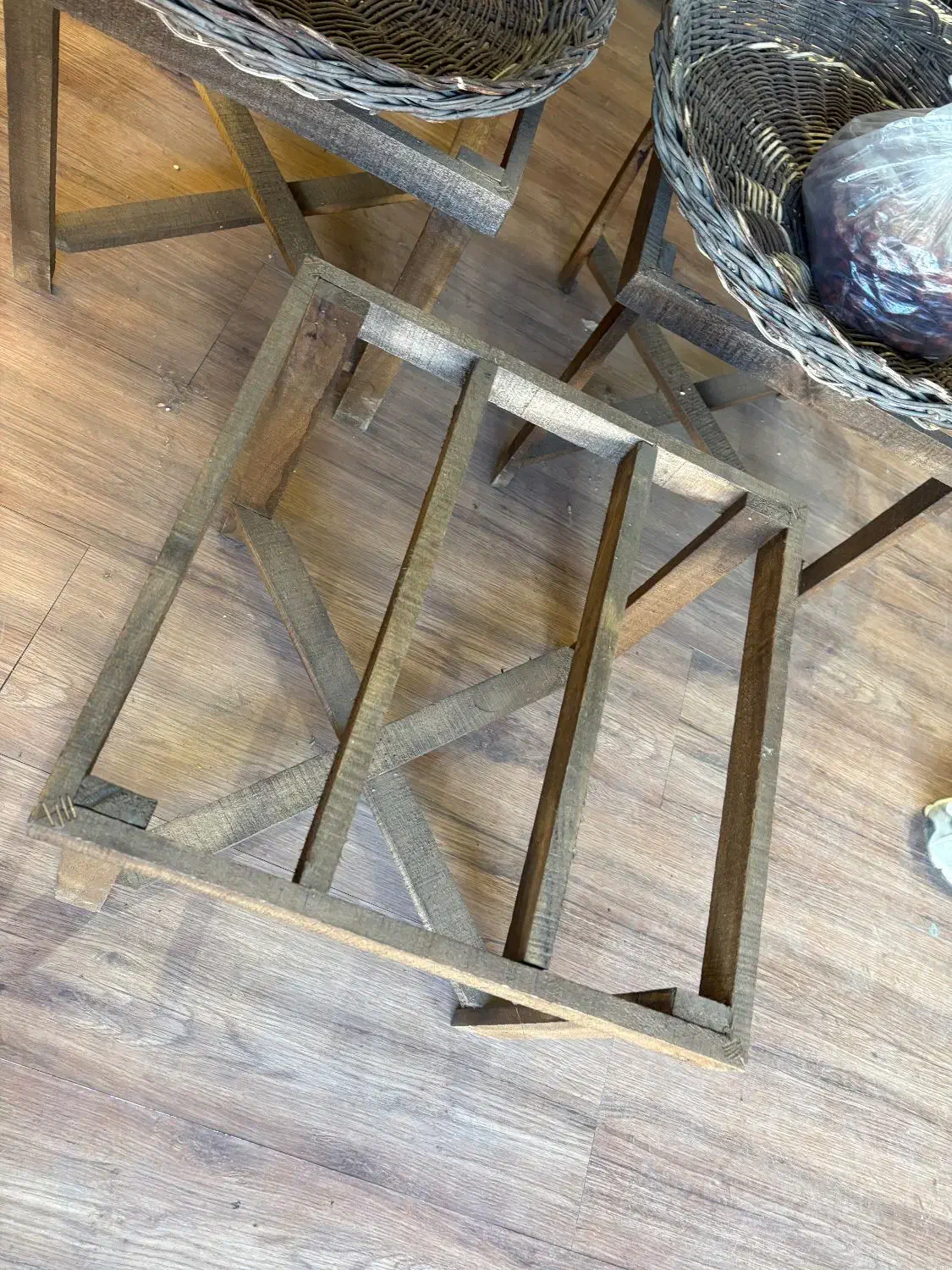 پایه چوبی|بوفه، ویترین، کنسول|تربتحیدریه, قائم|دیوار