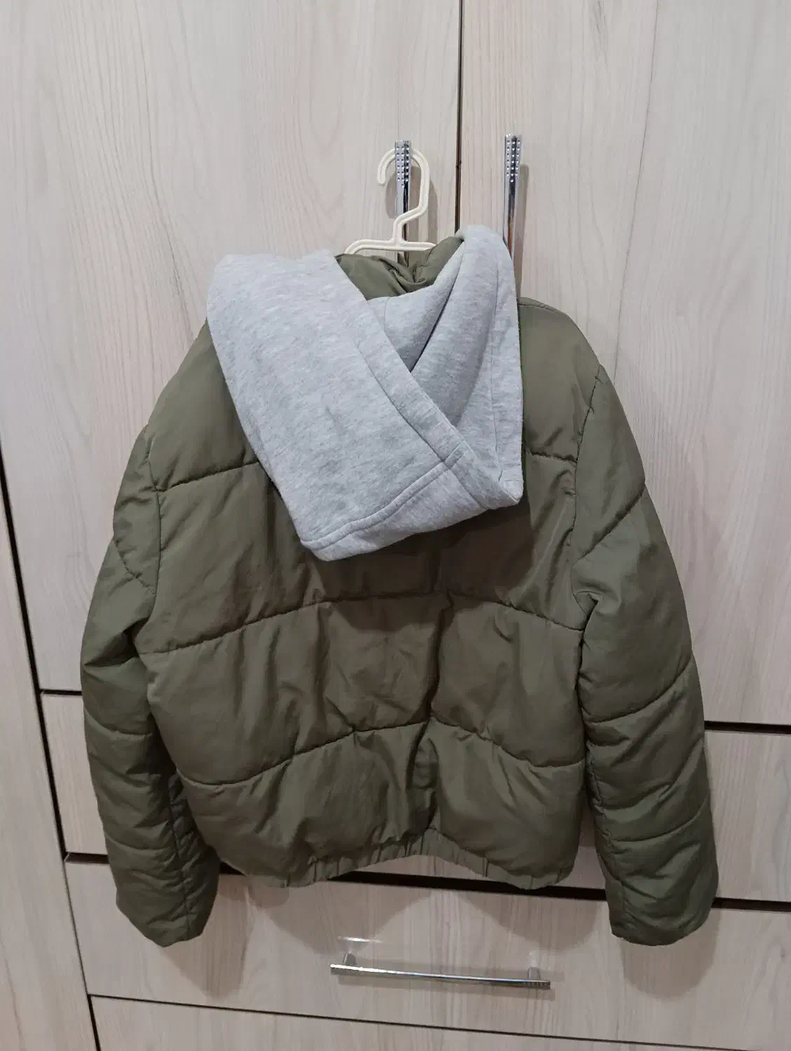 تعدادی کاپشن پسرانه ودخترانه|کفش و لباس بچه|قصرشیرین, |دیوار