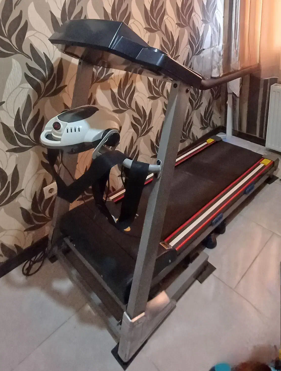 تردمیل|تجهیزات ورزشی|هشتگرد, شهرک گلها|دیوار