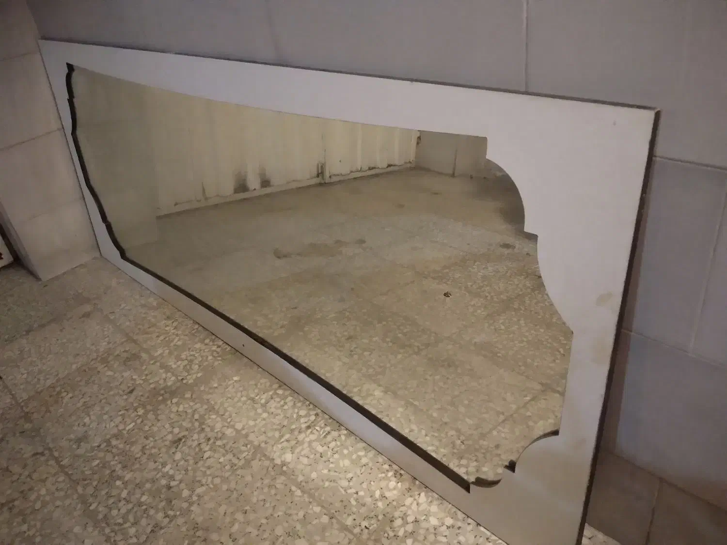 آینه، کمد دراور سه کشو کابینتی و صندلی آرایشگاه|حراج|آستانه اشرفیه, |دیوار