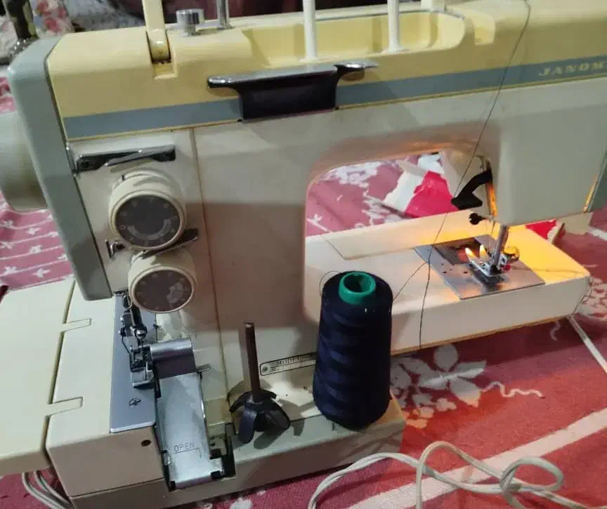 چرخ خیاطی ژانومه|چرخ خیاطی و ریسندگی|خرمآباد, |دیوار