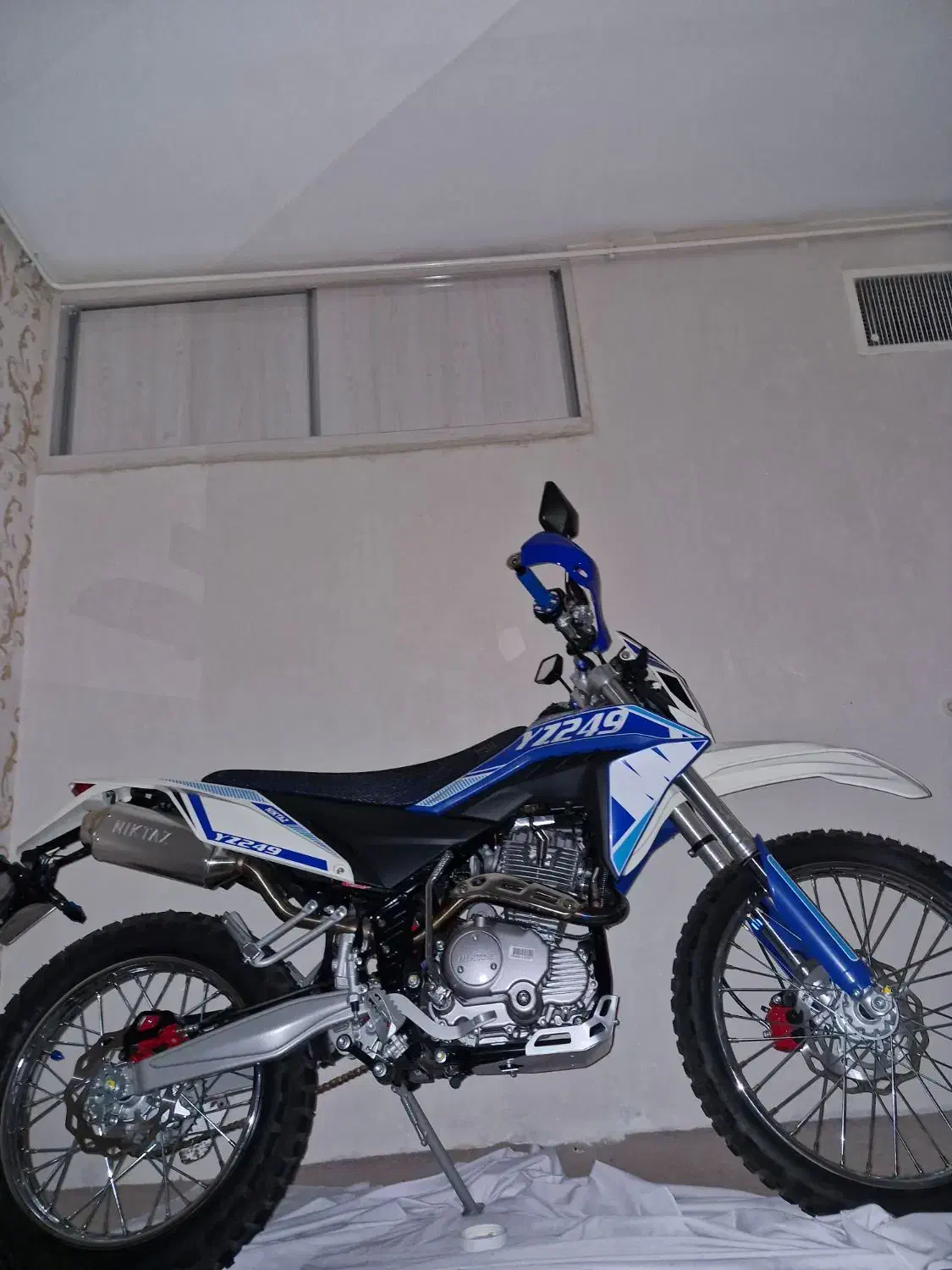 موتور yz250|موتورسیکلت|میانه, |دیوار