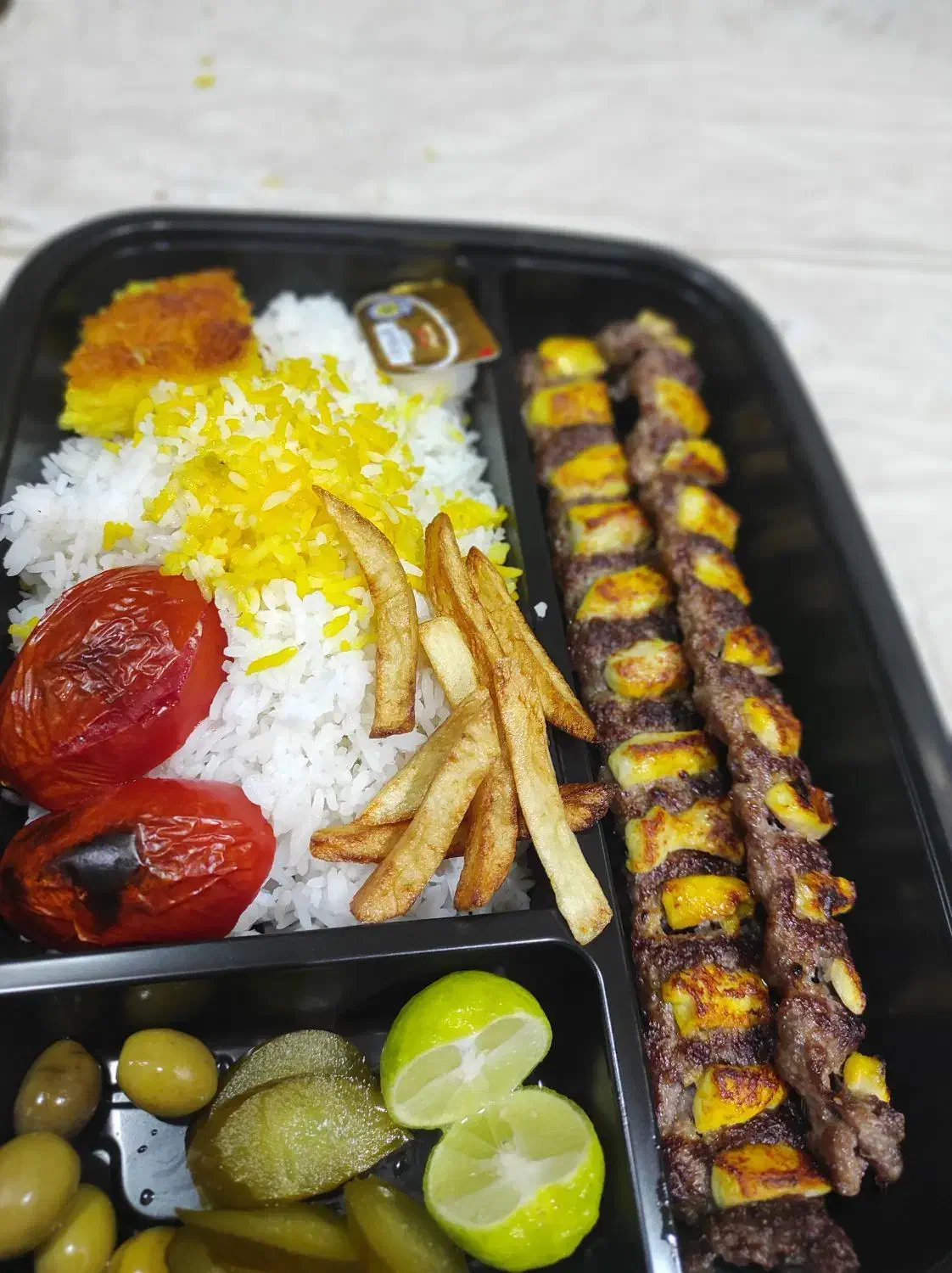 کارگر ساده جهت نظافت و ظرف شستن|استخدام خدمات فروشگاه و رستوران|ملایر, |دیوار