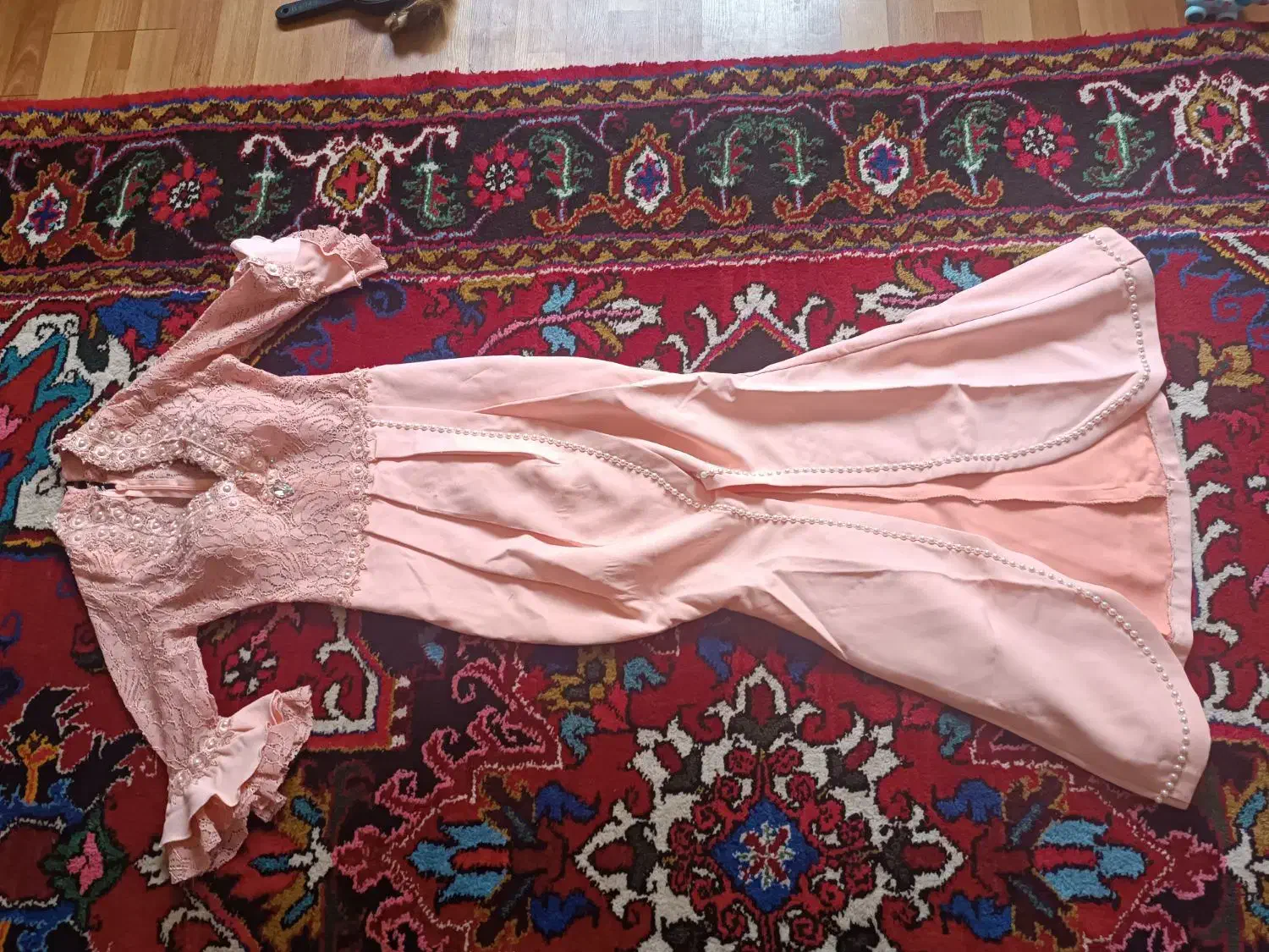 لباس مجلسی|لباس|تبریز, |دیوار