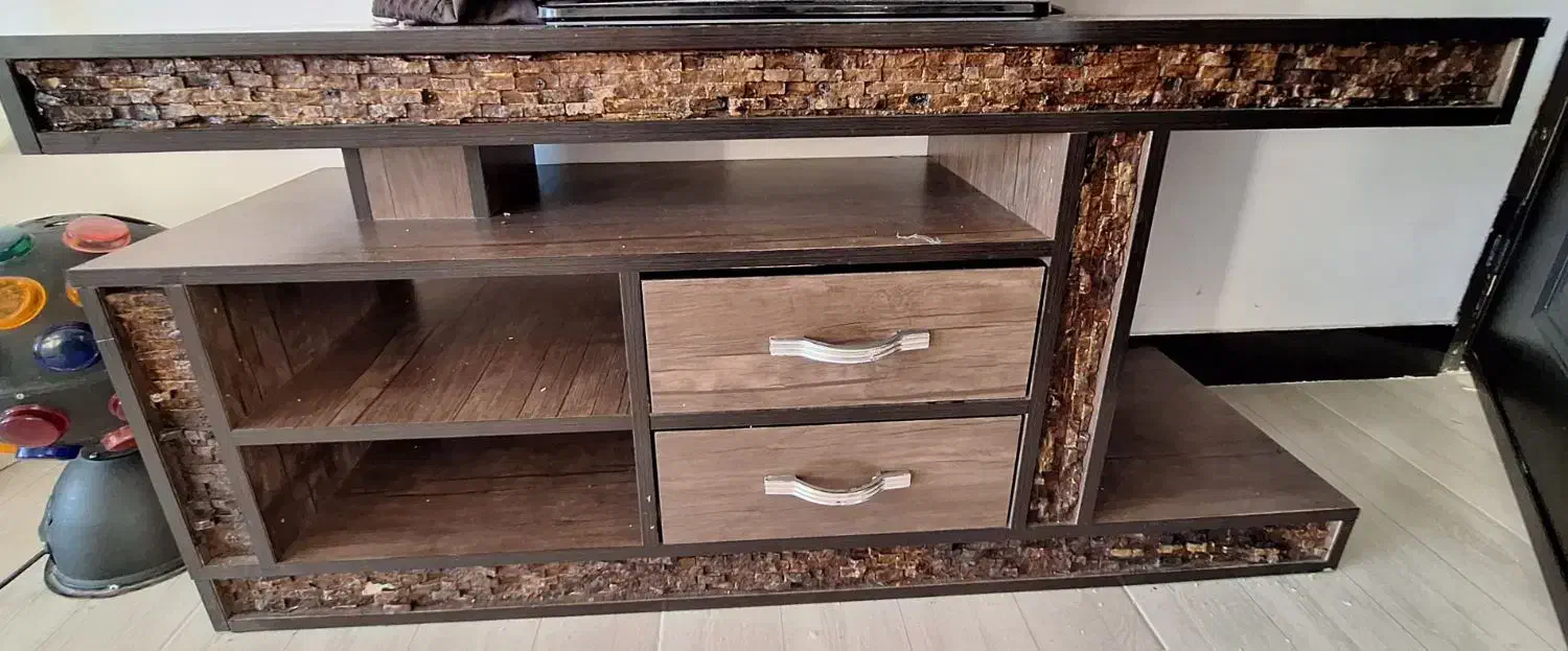 تلویزیون ال سی دی۳۲ اینچ سونی و زیر تلویزیونی|تلویزیون و پروژکتور|قروه, |دیوار