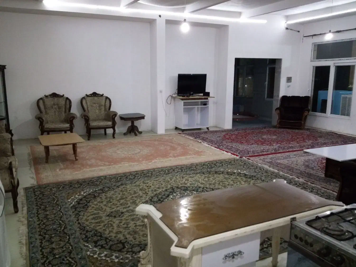 اجاره باغ ویلااستخردار، 2000 متری، مبله، دوخواب|اجارهٔ کوتاه‌مدت ویلا و باغ|شاندیز, |دیوار