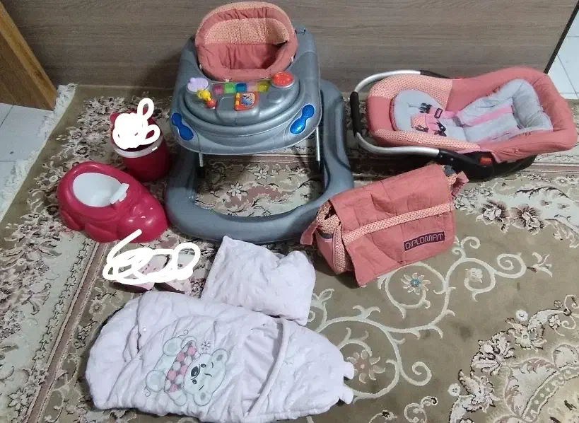 کالسکه و رورویک و کریر قیمت بسیار مناسب|کالسکه و لوازم جانبی|پرند, فاز ۰|دیوار