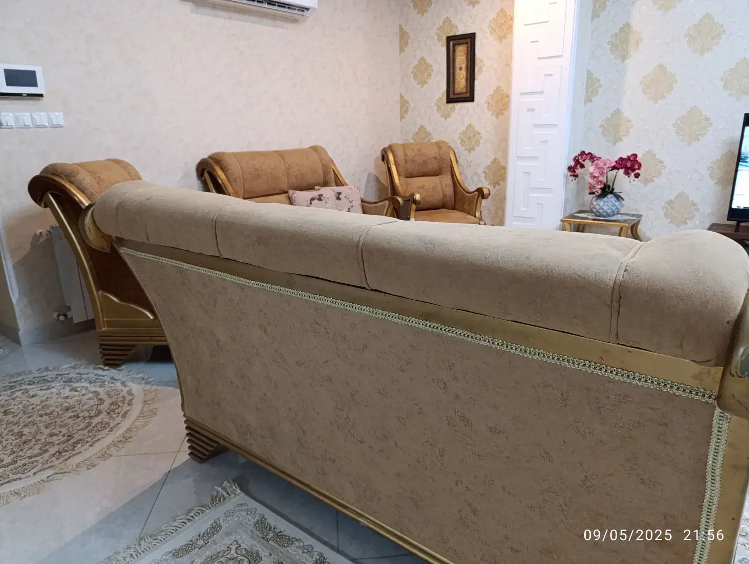 مبل هفت نفره کاملا سالم|مبلمان خانگی و میز عسلی|رشت, معلم|دیوار