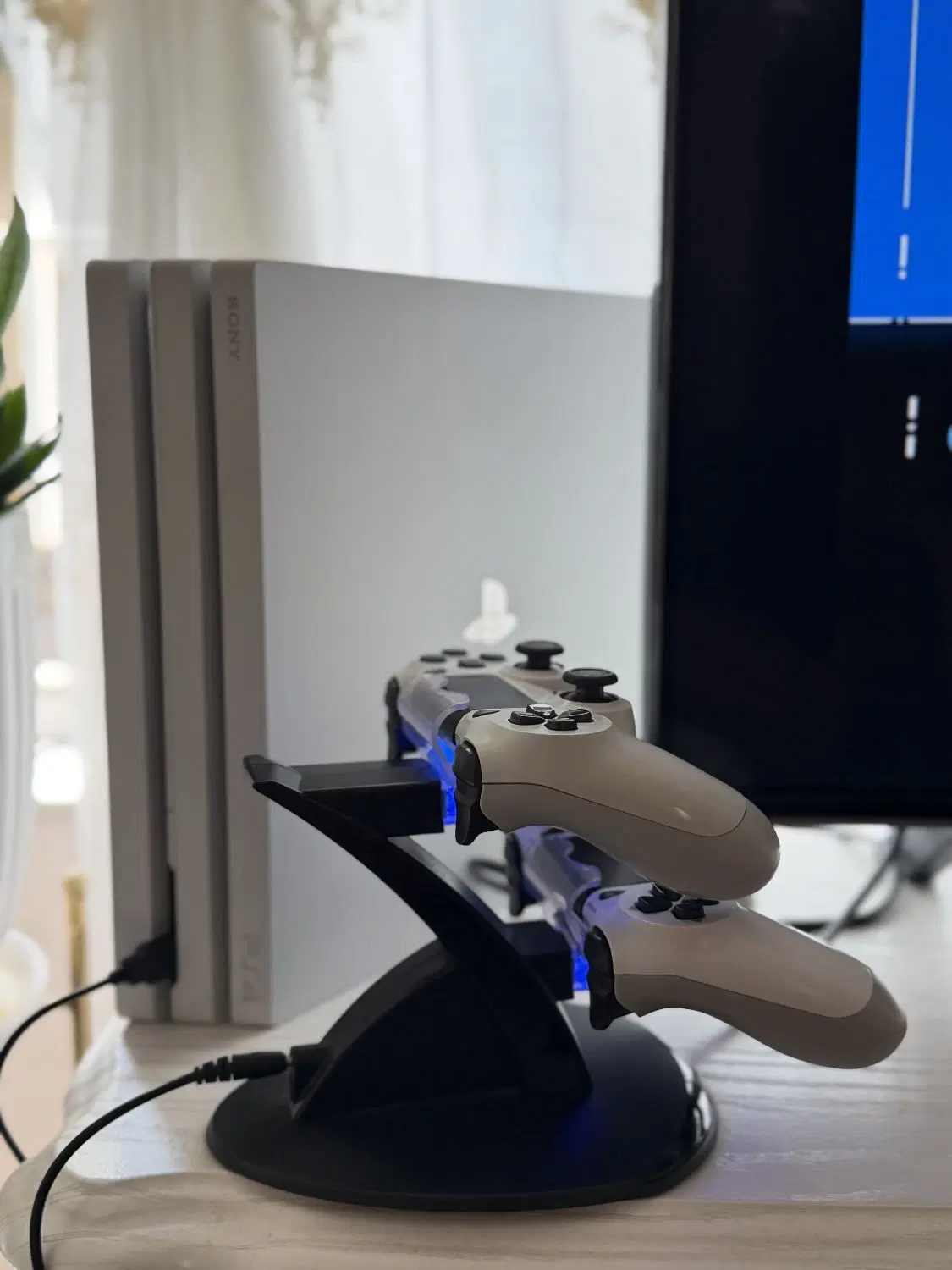 ps4 pro سفید|کنسول، بازی ویدئویی و آنلاین|کرمانشاه, |دیوار