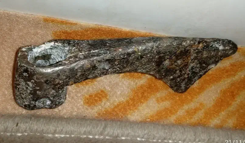 شاقول گنج یابی قدیمی و میخ فولادی قجری|کلکسیون اشیاء عتیقه|کاشمر, |دیوار