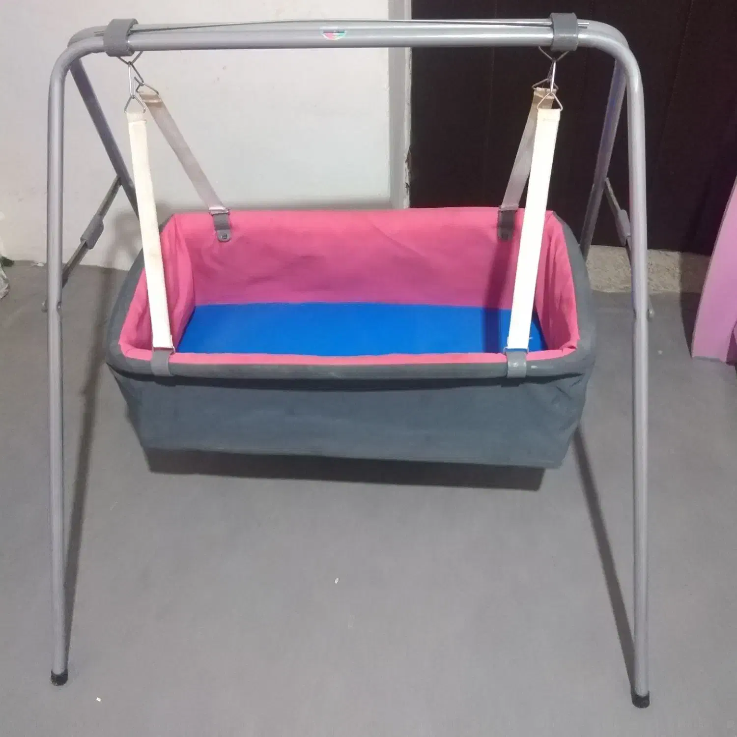 کمد و تخت بچه|اسباب و اثاث بچه|آباده, |دیوار