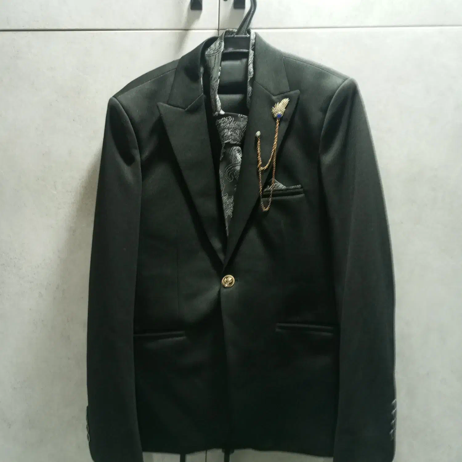 کت شلوار|لباس|شوش, |دیوار