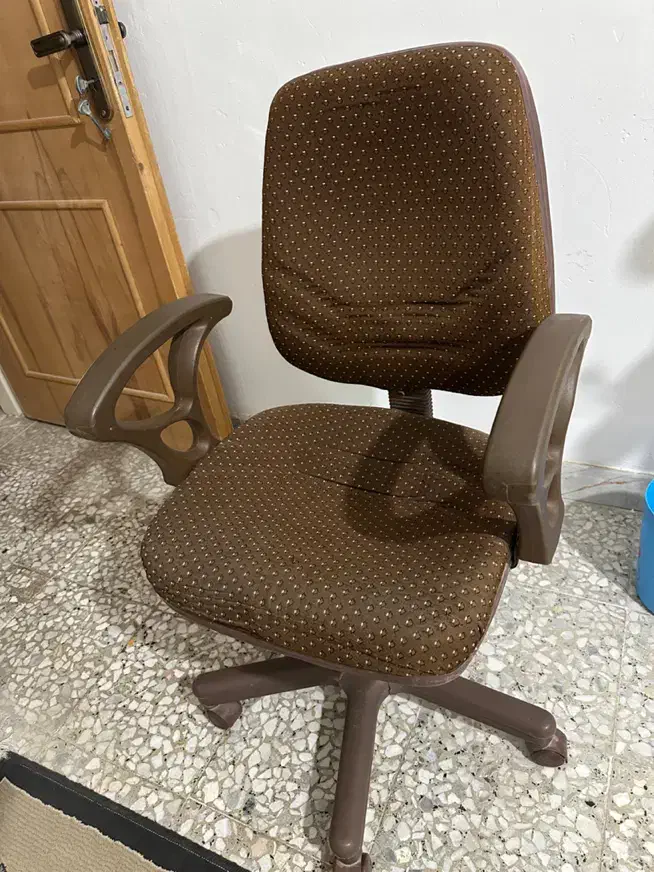 صندلی چرخدار|صندلی و نیمکت|شاهینشهر, حافظ شمالی|دیوار