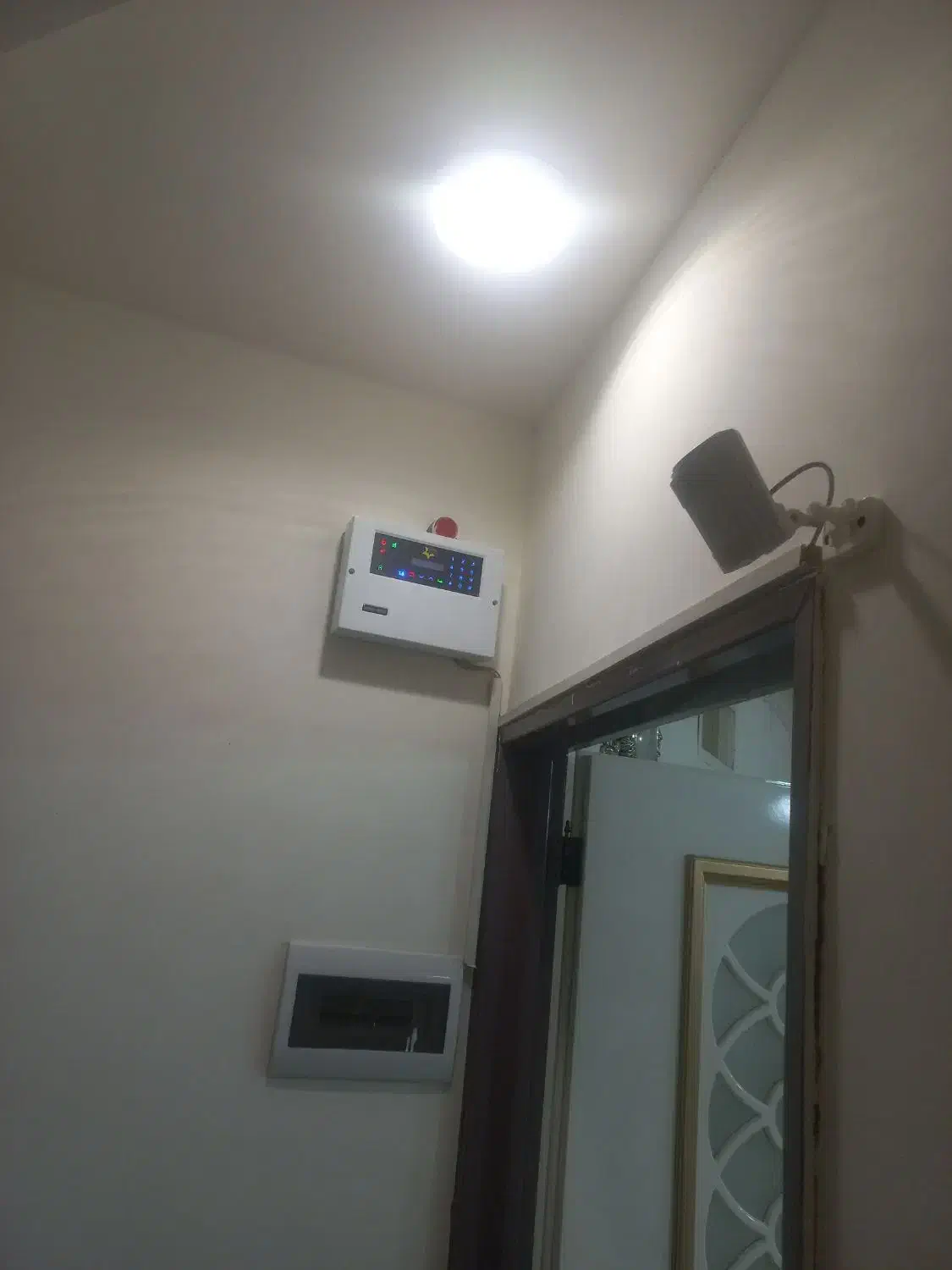 دوربین/دزدگیر/سیستم حفاظتی و امنیتی|دوربین مداربسته|سنندج, |دیوار