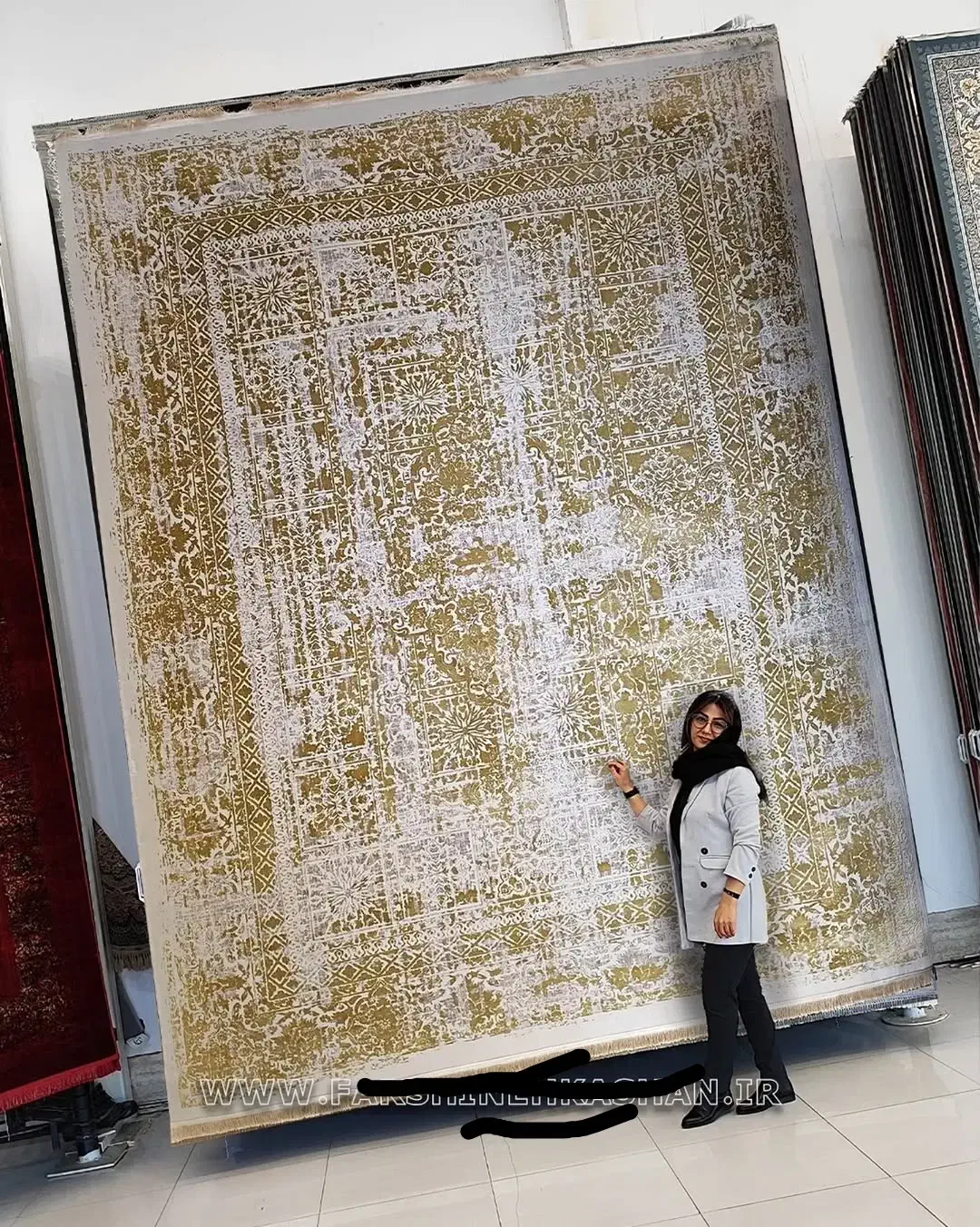 نسکافه ایی طلایی۷۰۰شانه درجه یک درقلات|فرش|اقلید, |دیوار