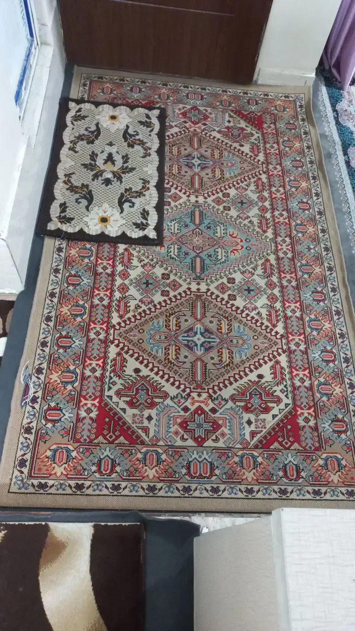 فرش آشپز خونه ۴ متری و ۳ عدد گلیم فرش|فرش|مشکین‌دشت, |دیوار