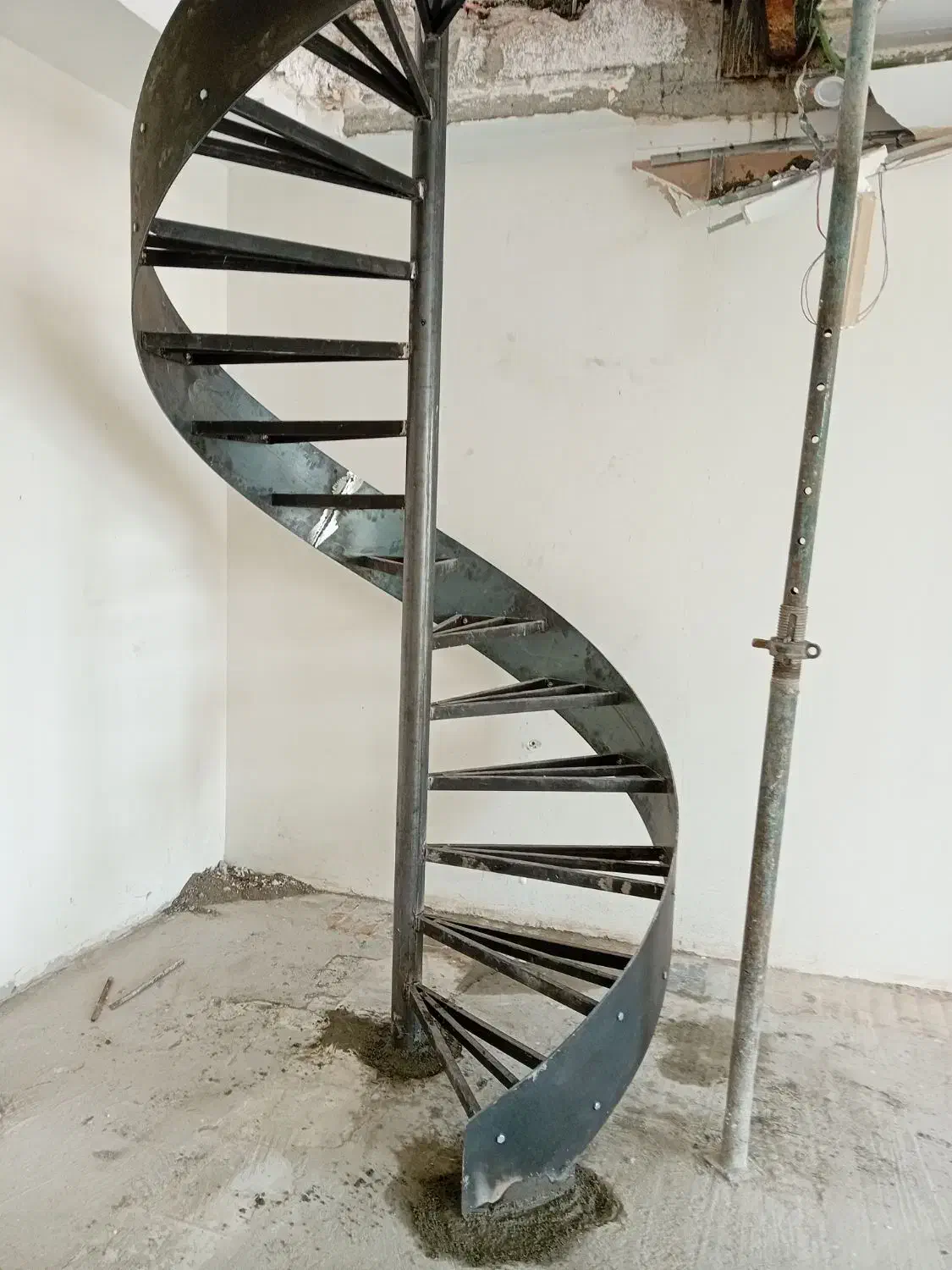 جوشکاری .آهنگری  .جوشکا|خدمات پیشه و مهارت|رودهن, |دیوار