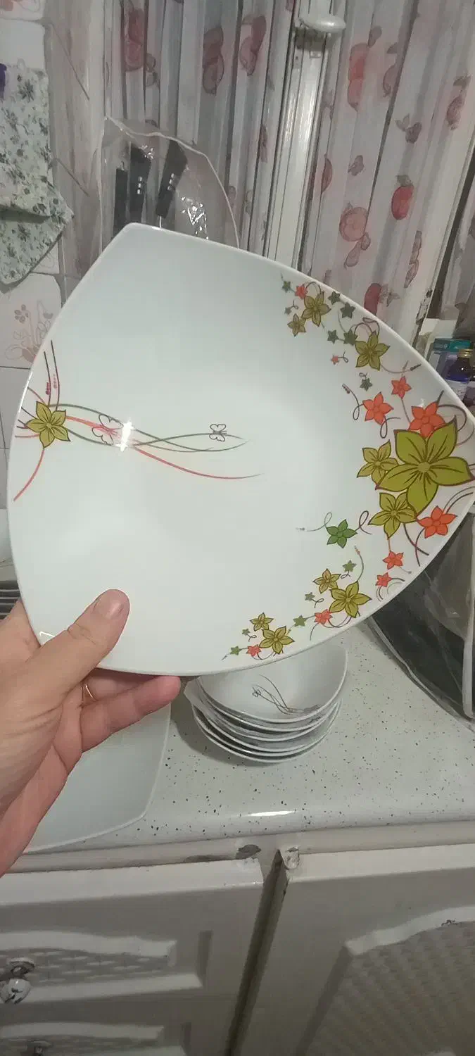 جینی ۱۲نفره|ظروف سرو و پذیرایی|ساوه, |دیوار