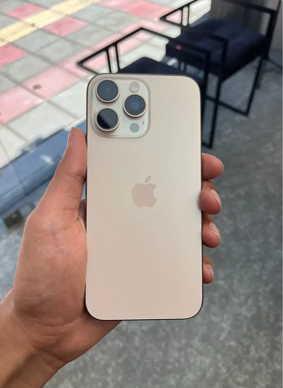 iPhone 16 pro max 256 ریجستر|موبایل|قم, جهان بینی|دیوار