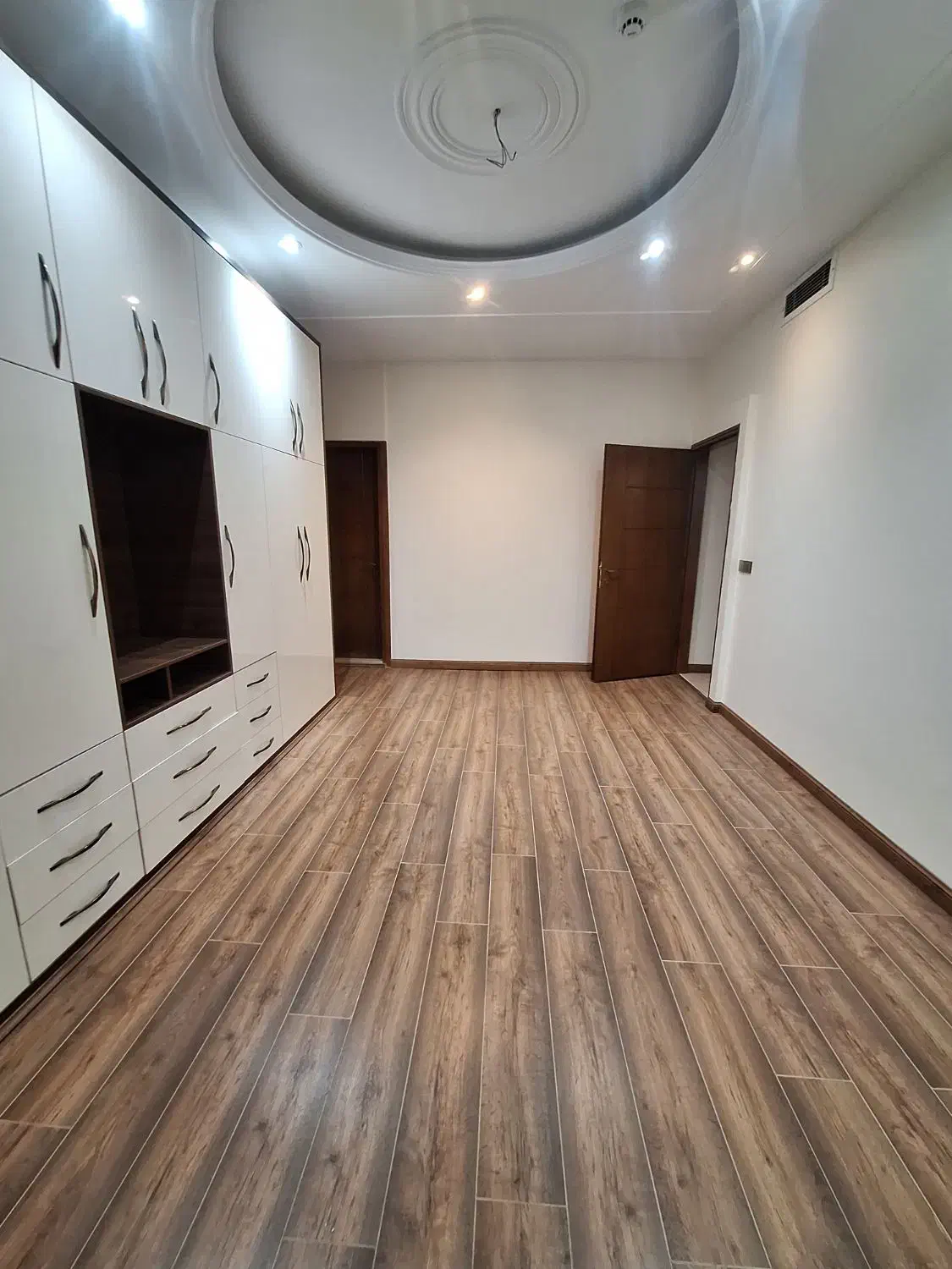 ۱۷۰مترسه خواب/تک واحدی/با دو پارکینگ/لادن شرقی