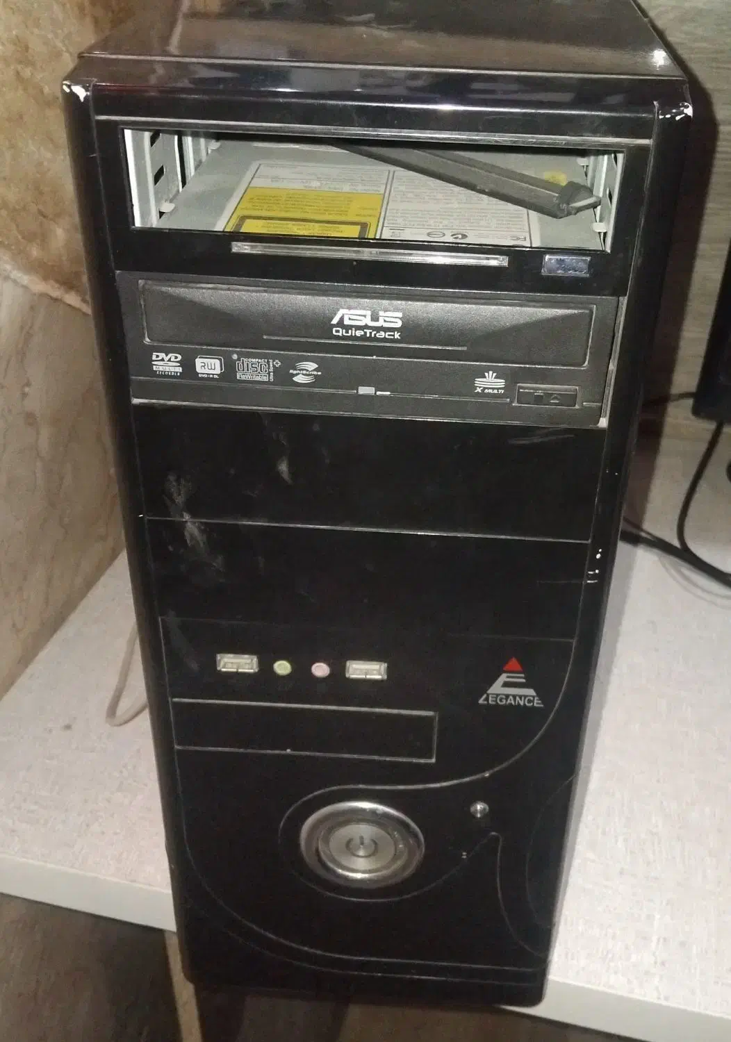 کیس|رایانه رومیزی|رباط‌کریم, رباط‌کریم|دیوار